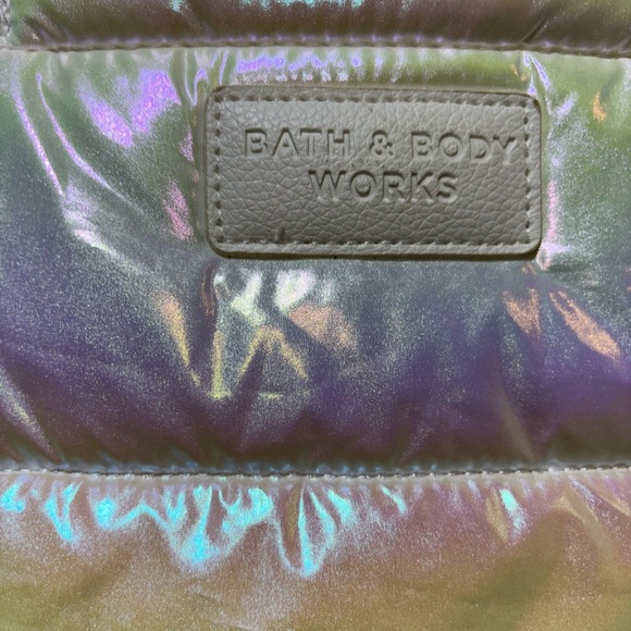 BATH & BODY WORKS Limited Edition White Iridescent Puffer Tote Bag 2023 - Picture 3 of 6